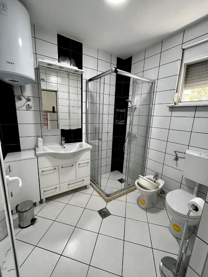 Apartments Apartmani Bojana Utjeha Buitenkant foto